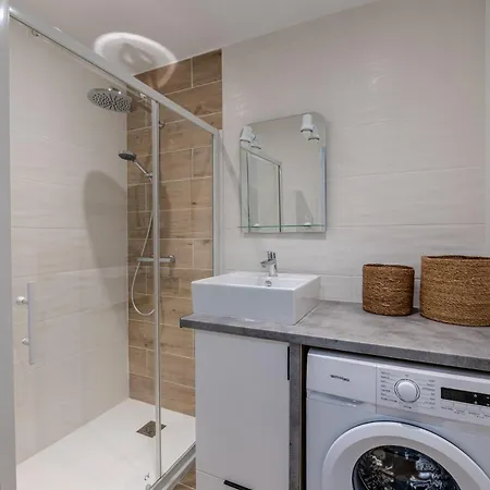 5 Min Walk Gem - 2 Bedrooms - Fiber Wifi - Loggia Grenoble