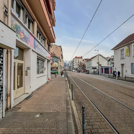 5 Min Walk Gem - 2 Bedrooms - Fiber Wifi - Loggia